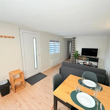 Luxury & Modern Cocoon - Parking Included Apartment *